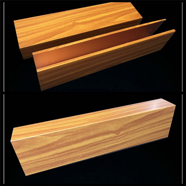 El falso PVC interior de madera de los paneles de techo suspendido