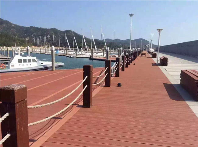 Barandilla decorativa del jardín WPC, poste al aire libre de la verja